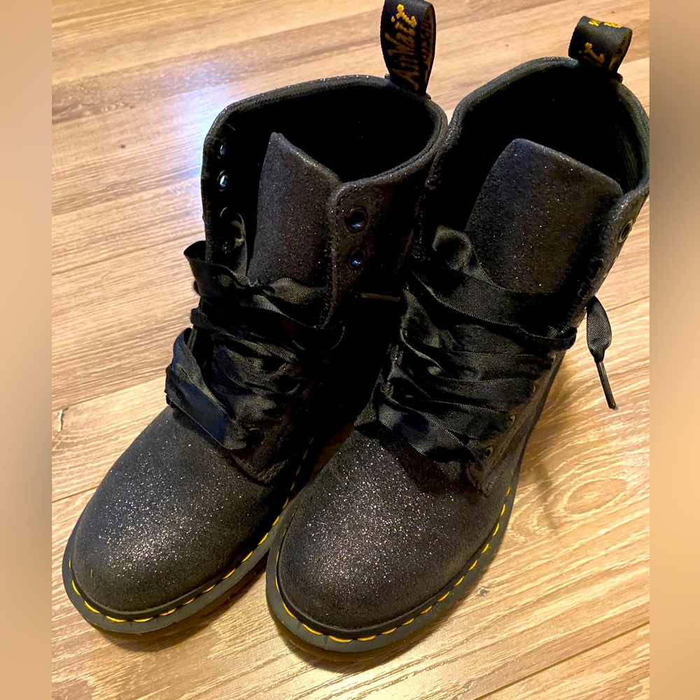 Doc Martens 8-Eye 1460 Pascal Black Glitter Boot Size 8